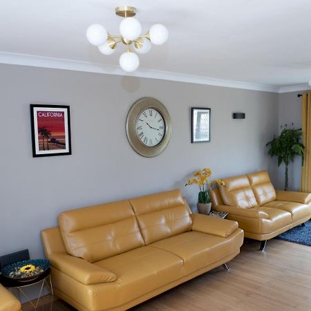 Pass The Keys Amazing 4 Bedroom Property- Hot Tub & Sea Views Scarborough Eksteriør billede