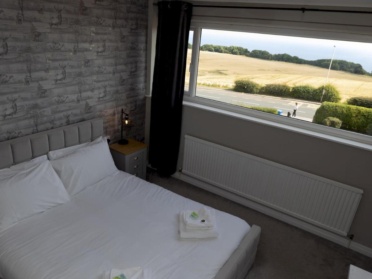 Pass The Keys Amazing 4 Bedroom Property- Hot Tub & Sea Views Scarborough Eksteriør billede