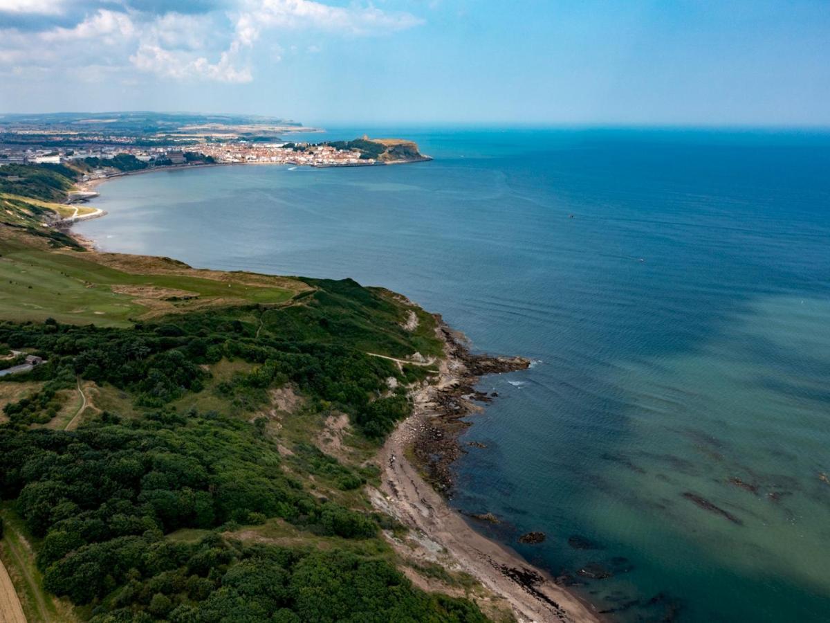 Pass The Keys Amazing 4 Bedroom Property- Hot Tub & Sea Views Scarborough Eksteriør billede