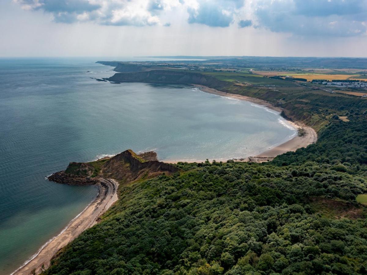 Pass The Keys Amazing 4 Bedroom Property- Hot Tub & Sea Views Scarborough Eksteriør billede