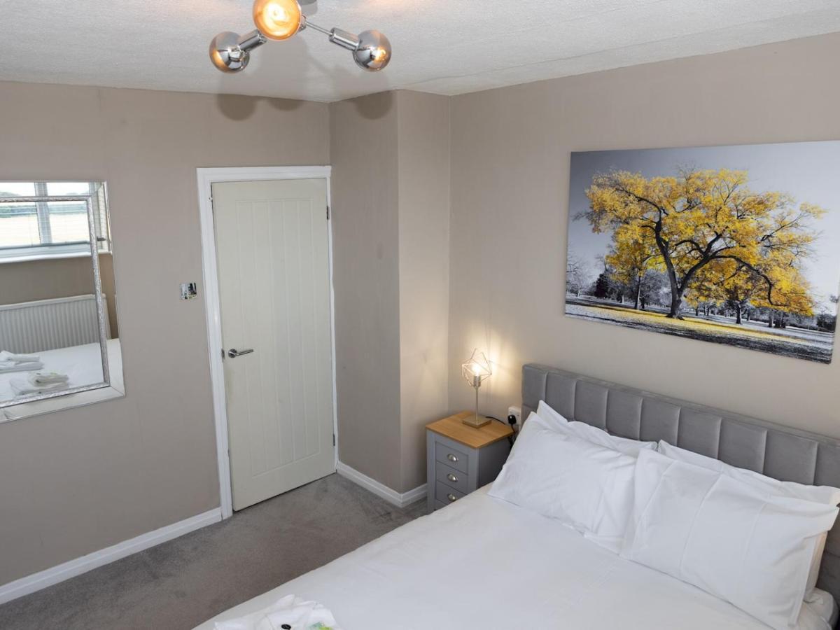 Pass The Keys Amazing 4 Bedroom Property- Hot Tub & Sea Views Scarborough Eksteriør billede