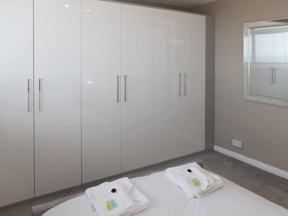 Pass The Keys Amazing 4 Bedroom Property- Hot Tub & Sea Views Scarborough Eksteriør billede